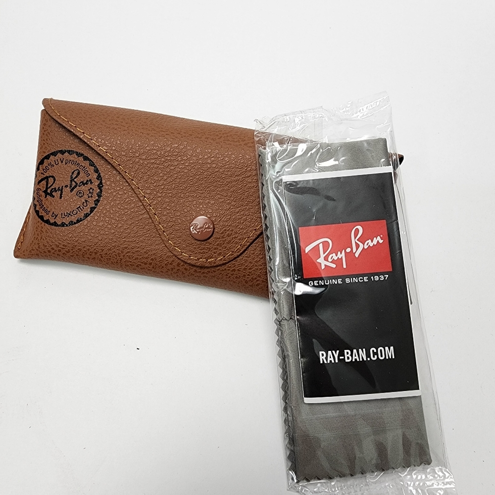 Ray-Ban Brown Soft Snap Closer